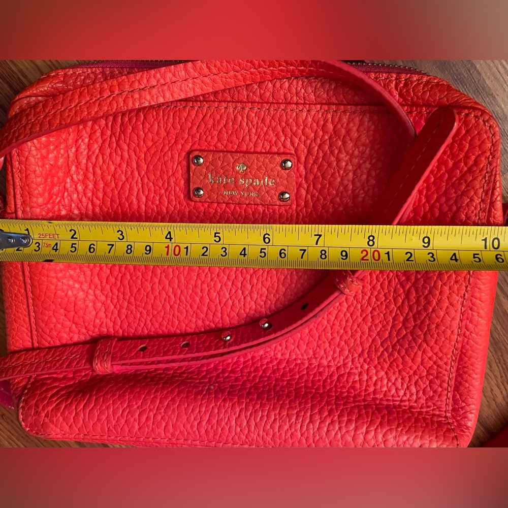 Kate Spade Grove Court Jordon Crossbody purse NY pebbled leather iPad case - Picture 2 of 7